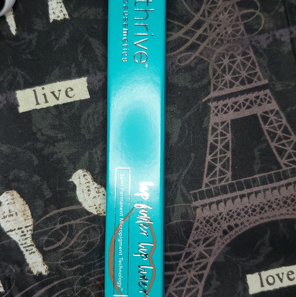 Lip liner in Kackie
